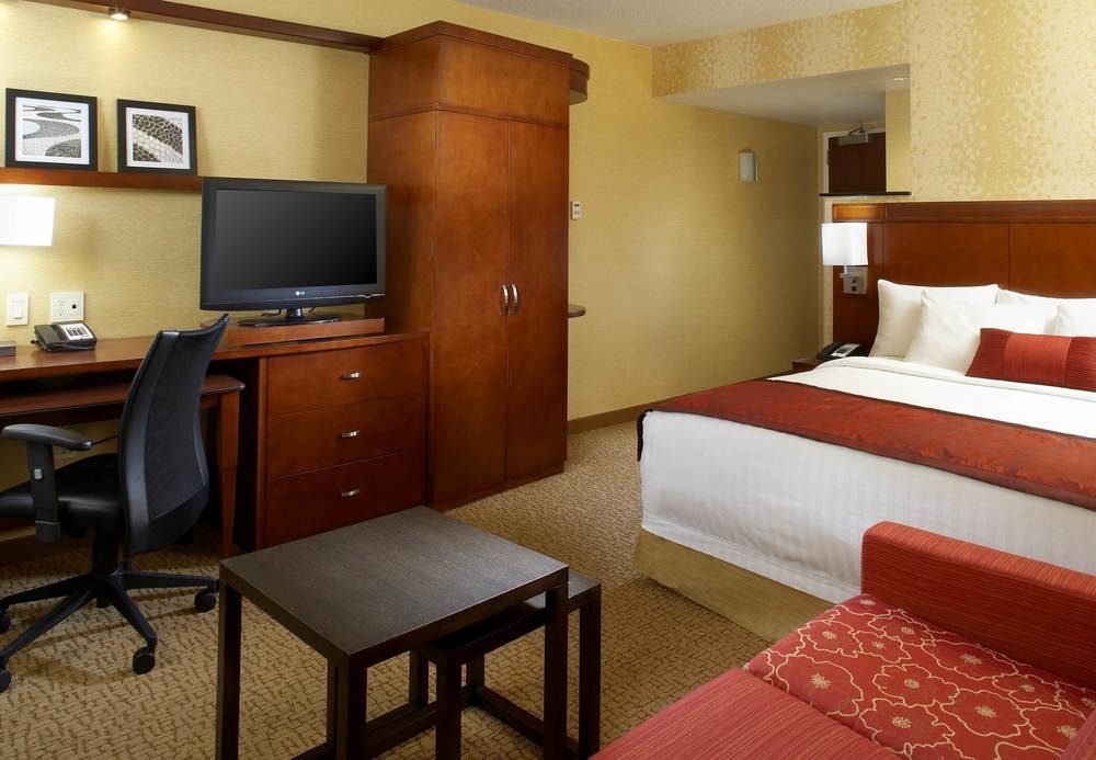 Courtyard By Marriott San Antonio Six Flags At The Rim Otel Oda fotoğraf