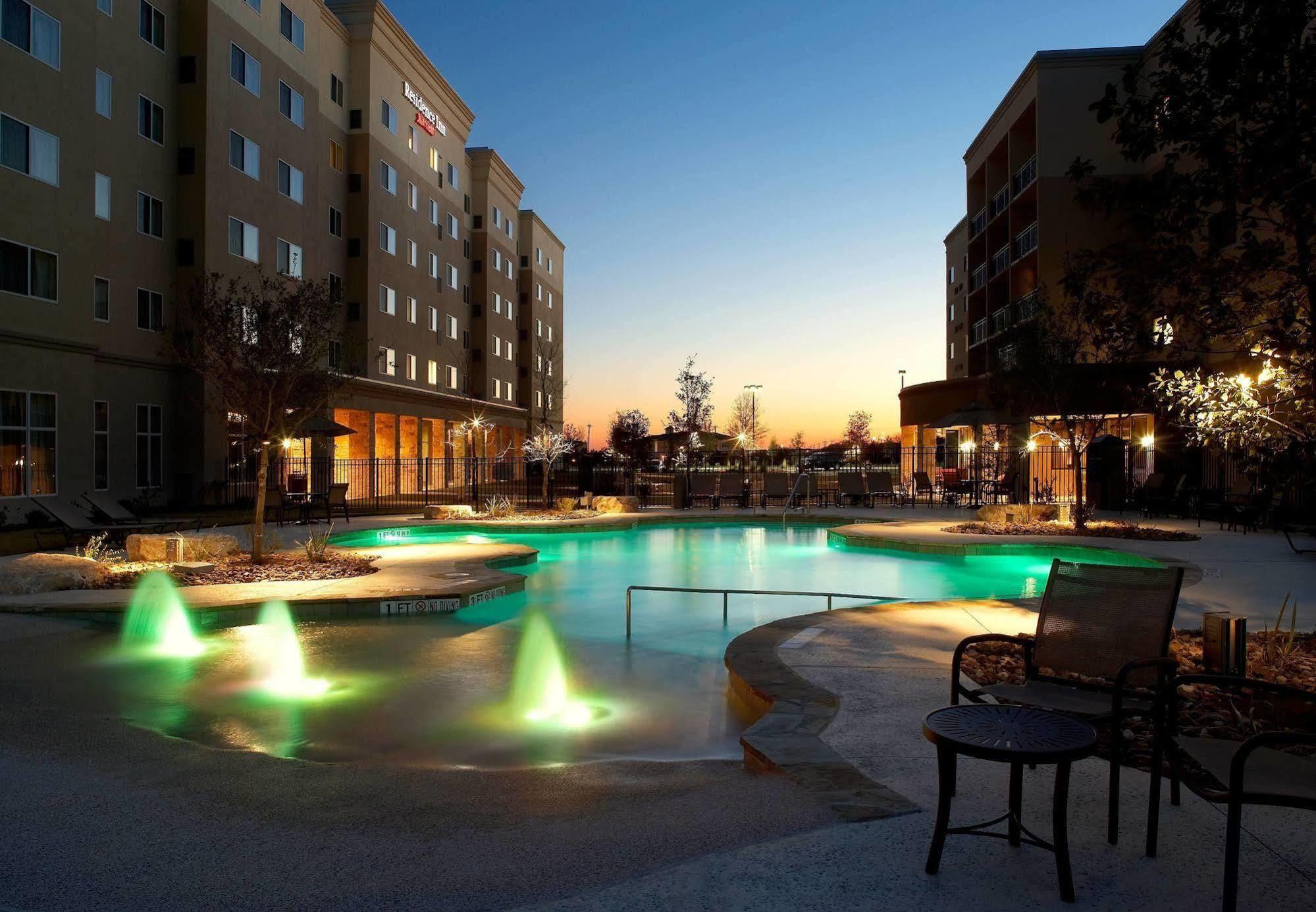 Courtyard By Marriott San Antonio Six Flags At The Rim Otel Dış mekan fotoğraf